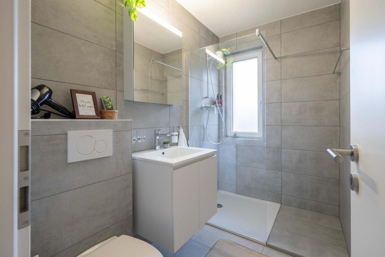 Moderne Wohnung Mit Parkplatz - Top Floor Ostermundigen Luaran gambar
