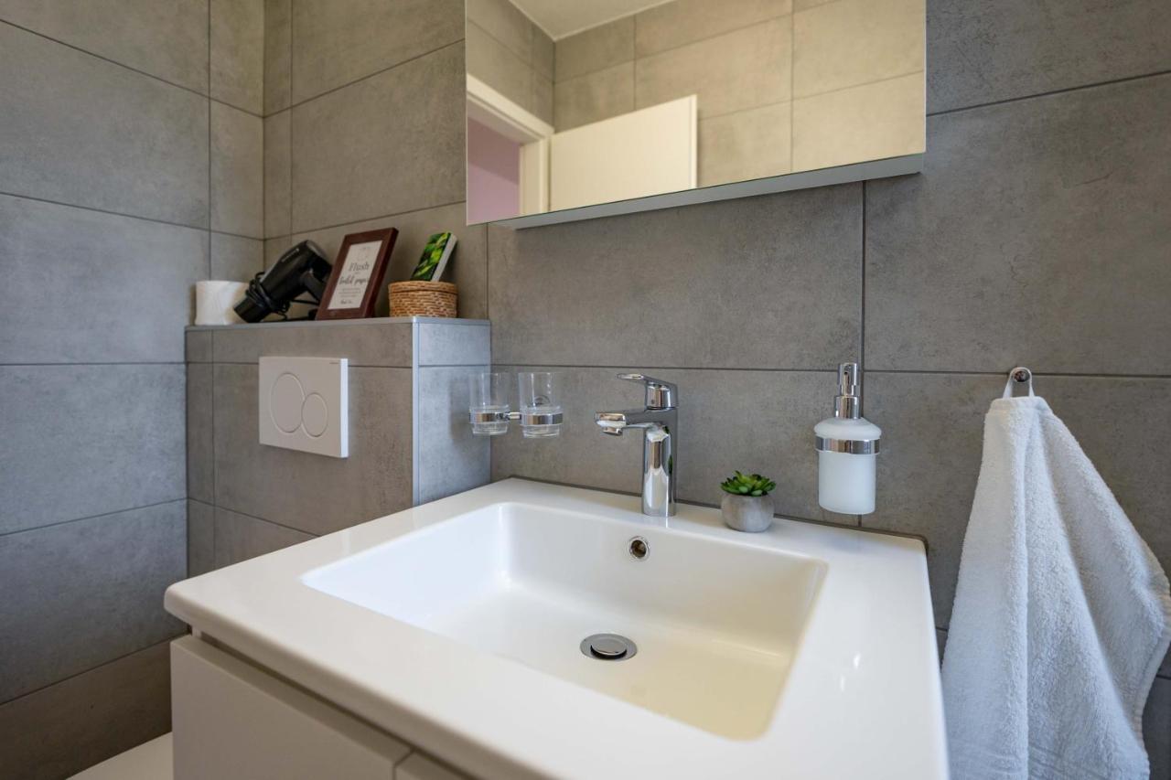 Moderne Wohnung Mit Parkplatz - Top Floor Ostermundigen Luaran gambar